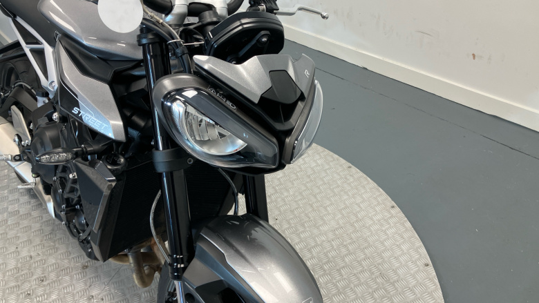 Triumph Street Triple R (23MY)